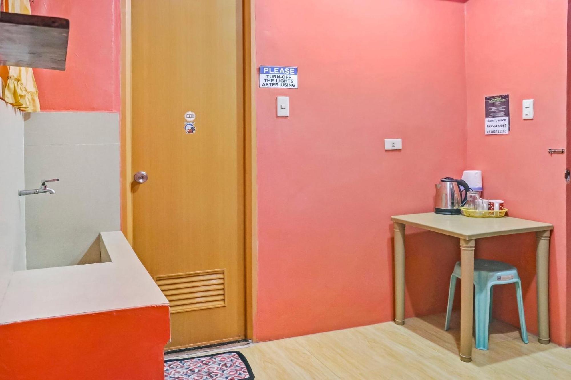 Solanos Transient House Hotel Pasay Buitenkant foto